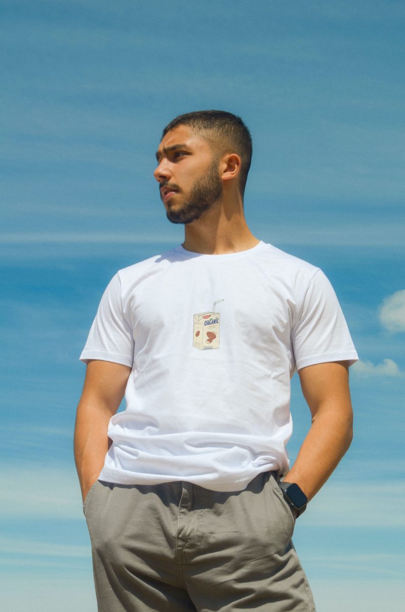 Almond Milk Addict | 100% organic cotton t-shirt