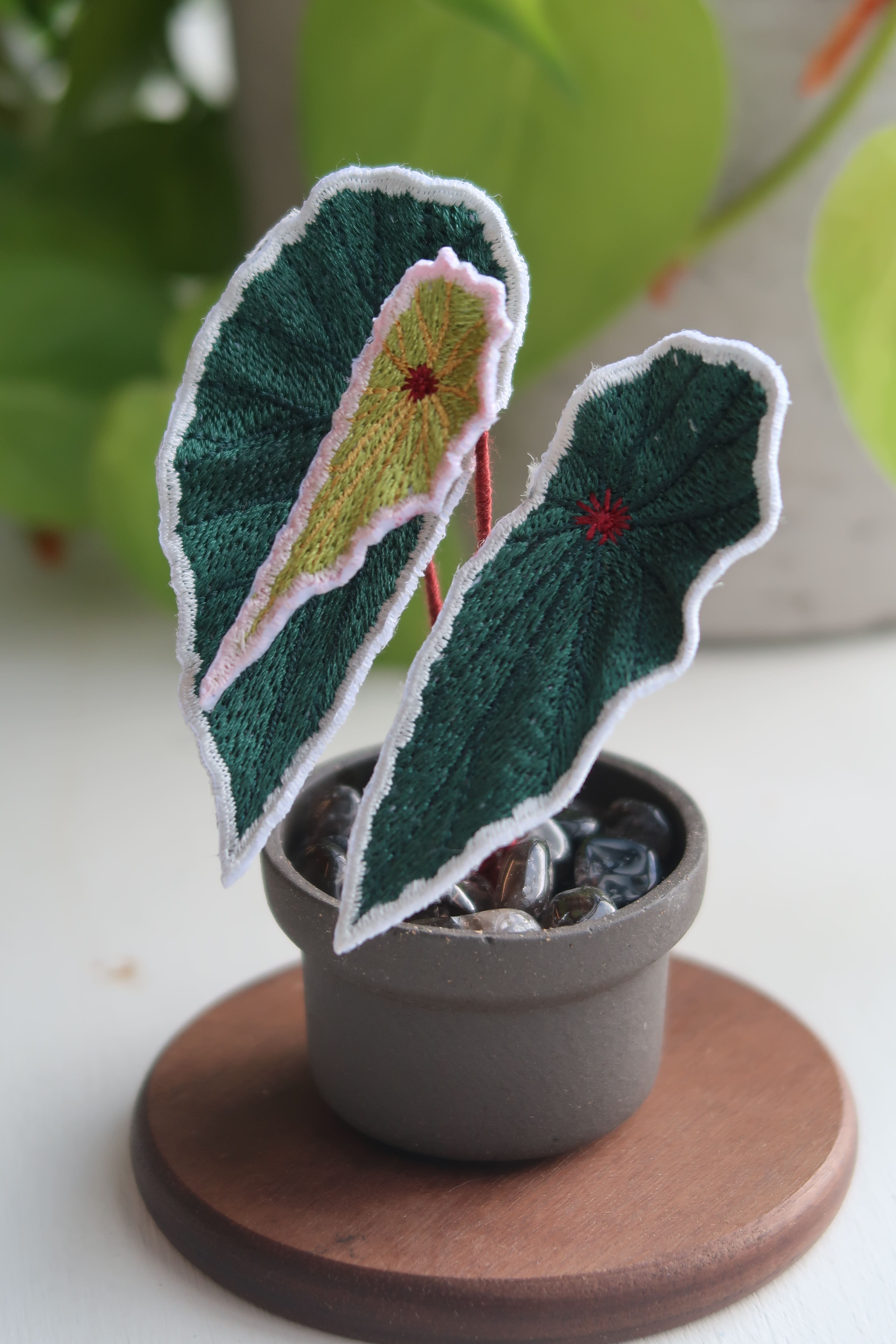 Embroidered Begonia Duo Mini Decor