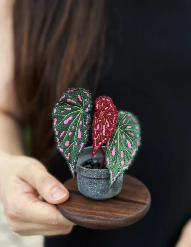 Embroidered Begonia Duo Mini Decor