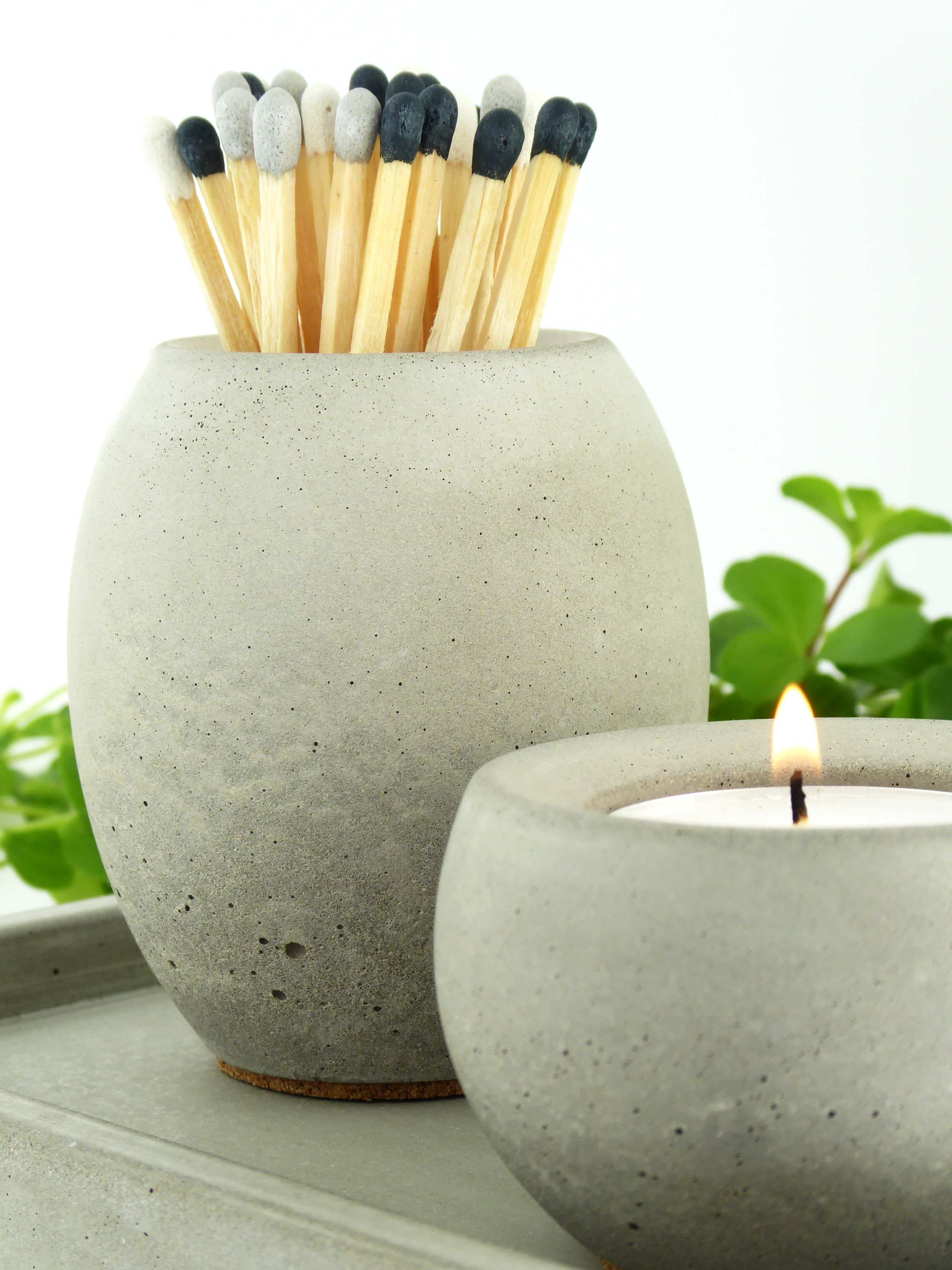 Round concrete match pot with long matches